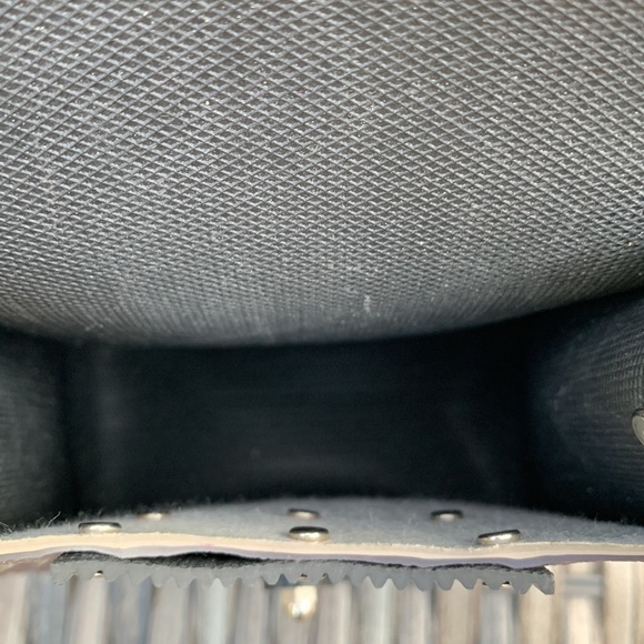 UPCYCLED Rubber Crossbody - Picture 10 of 11